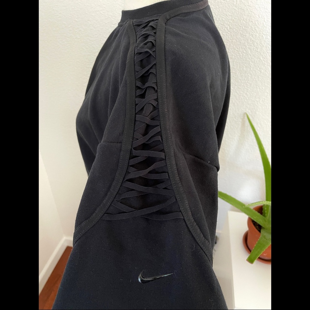 EUC Nike cropped fleece laced training crew sweatshirt